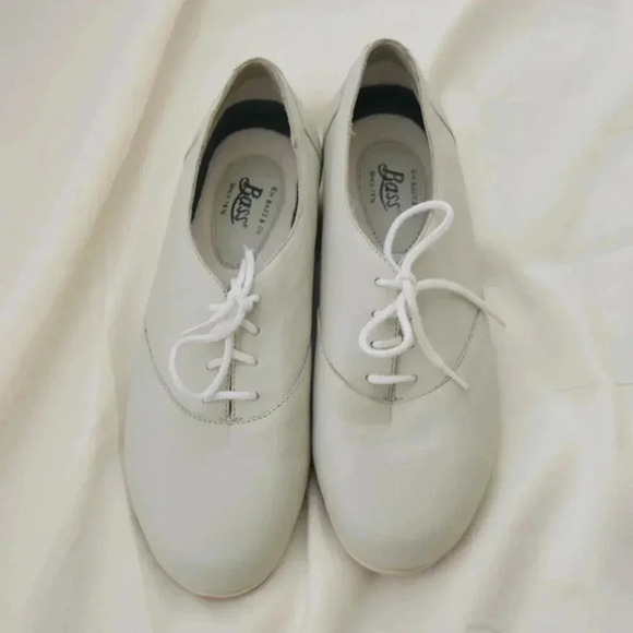 G.H. BASS & CO. Vintage Dress Shoes with Laces In Off White Size 9 1/2M - Picture 12 of 13